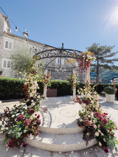 Floral arch