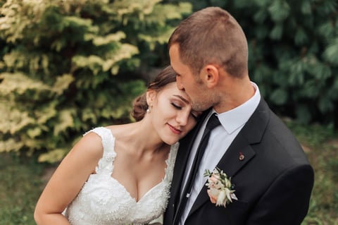 Garden wedding hug